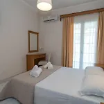 מלון דירות Edelweiss 3*