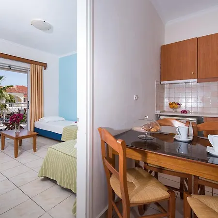 Ξενοδοχείο με διαμερίσματα Edelweiss 3*