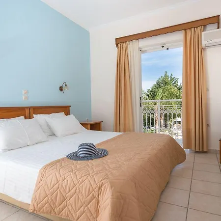 Edelweiss Aparthotel 3*