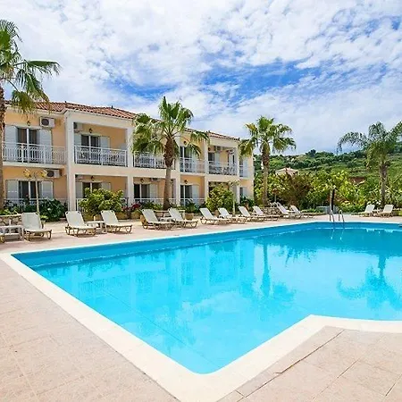 Edelweiss Aparthotel 3*