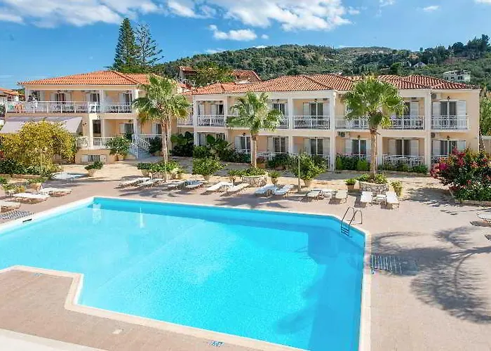 Edelweiss Aparthotel 3*